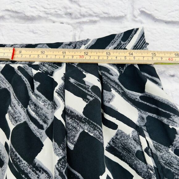 Michael Kors Silk Pleated A-Line Skirt Black White Geometric Size 6 Knee Length - Picture 7 of 9
